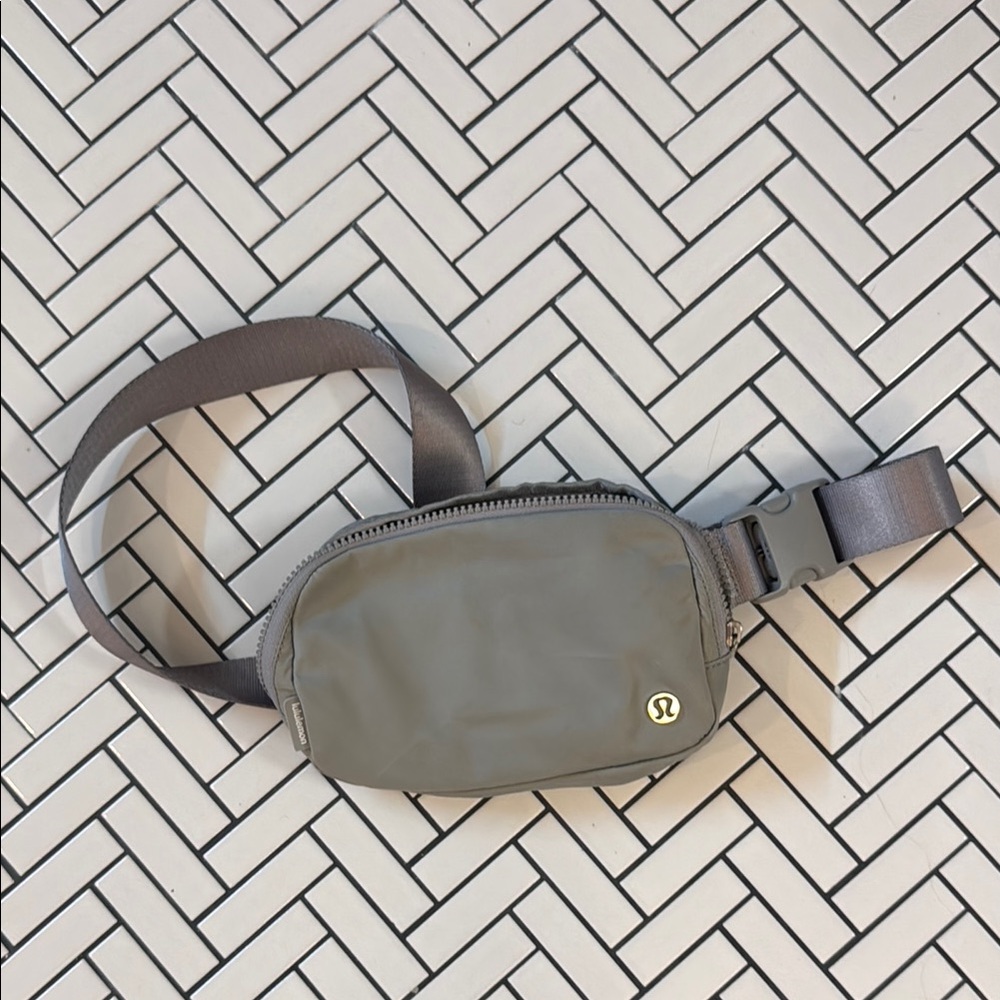 Lululemon Athletica Gray Belt Bag